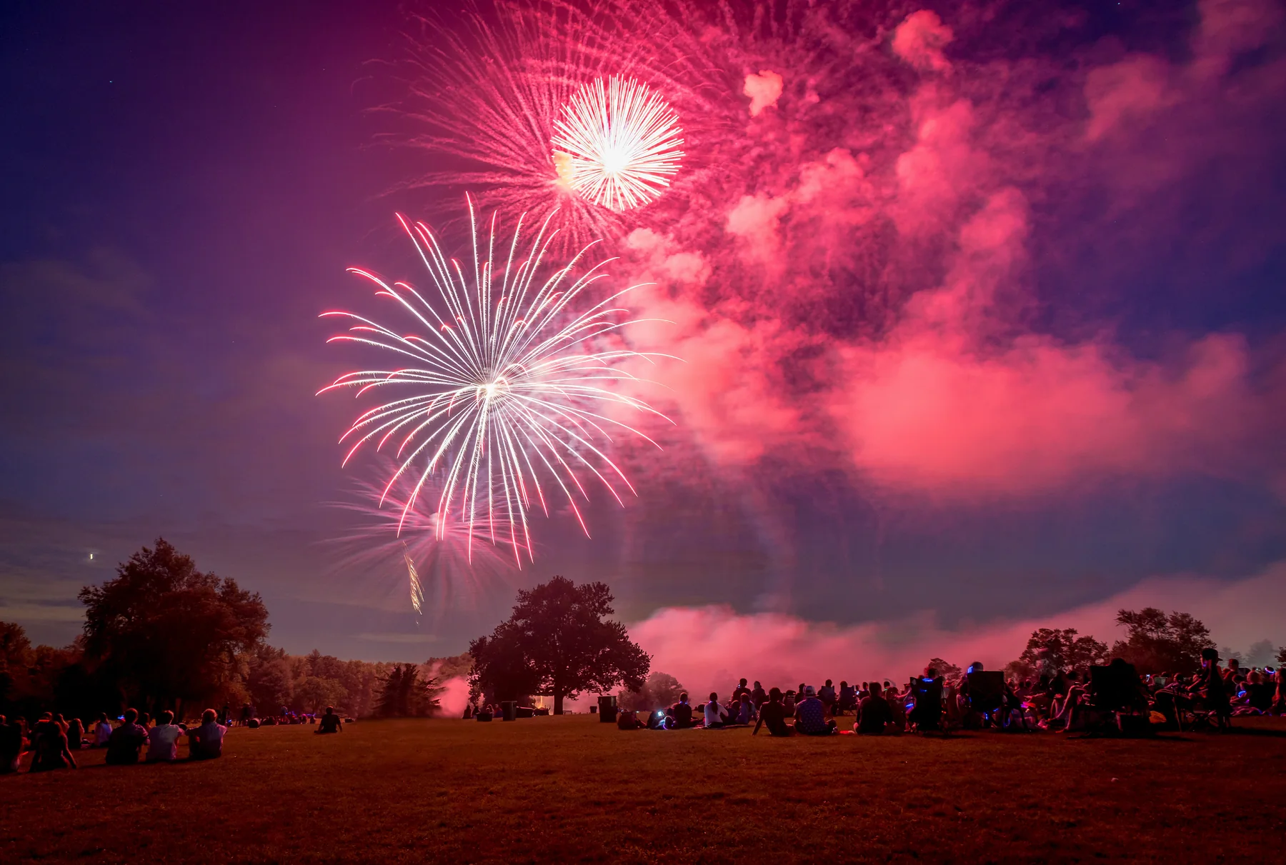 Spectacular wedding fireworks with low-noise and traditional options available